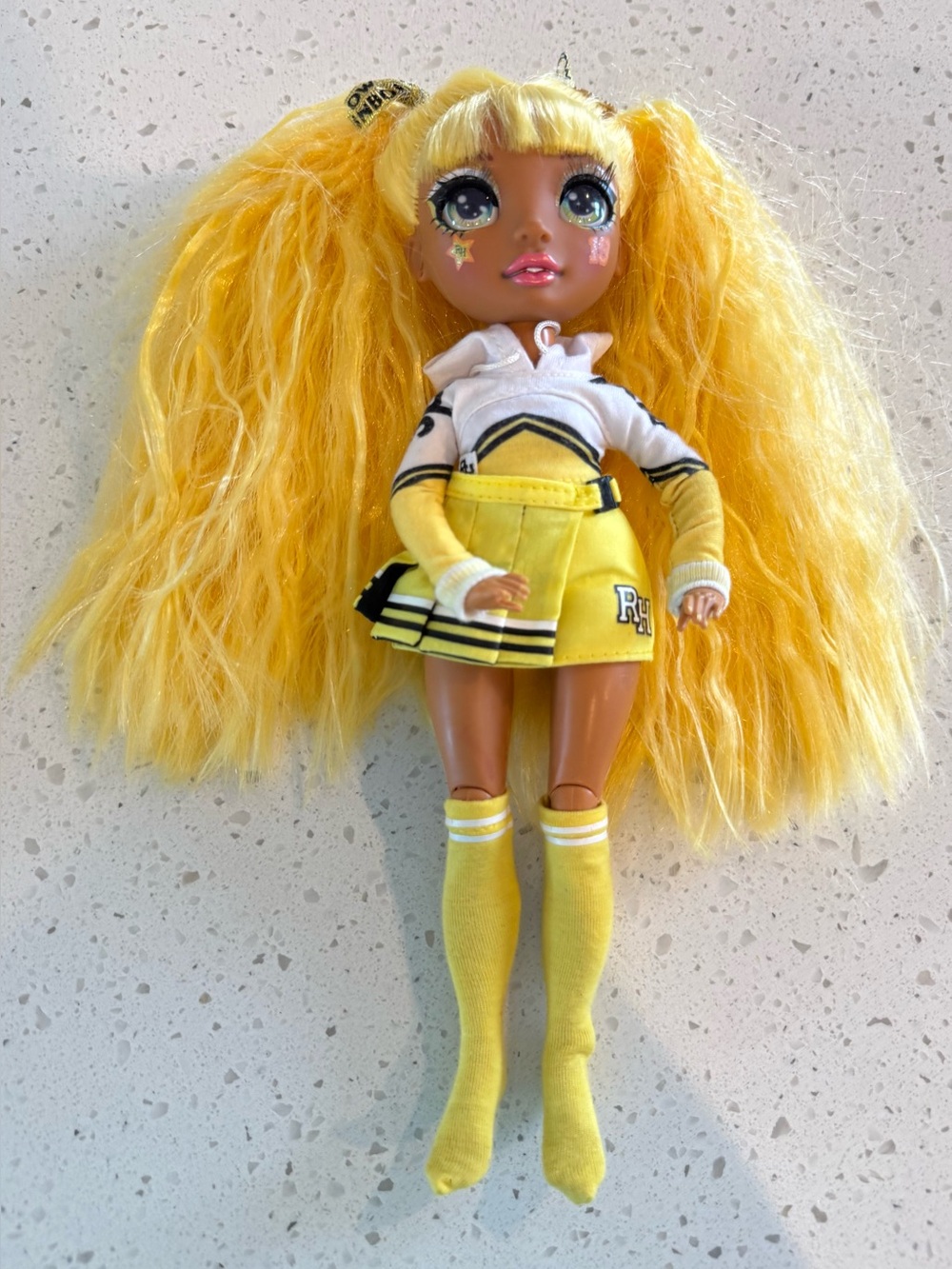 Rainbow High Cheer Series Sunny Madison Fashion Doll MGA Yellow Cheerleader